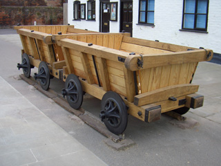 Gloucester Docks - replica trams